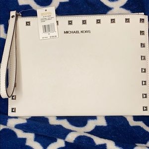 MK XL CLUTCH WRISTLET